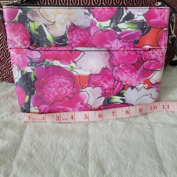 Reed Modern American Luxury pink floral handbag front back pockets zip closure - Picture 7 of 9